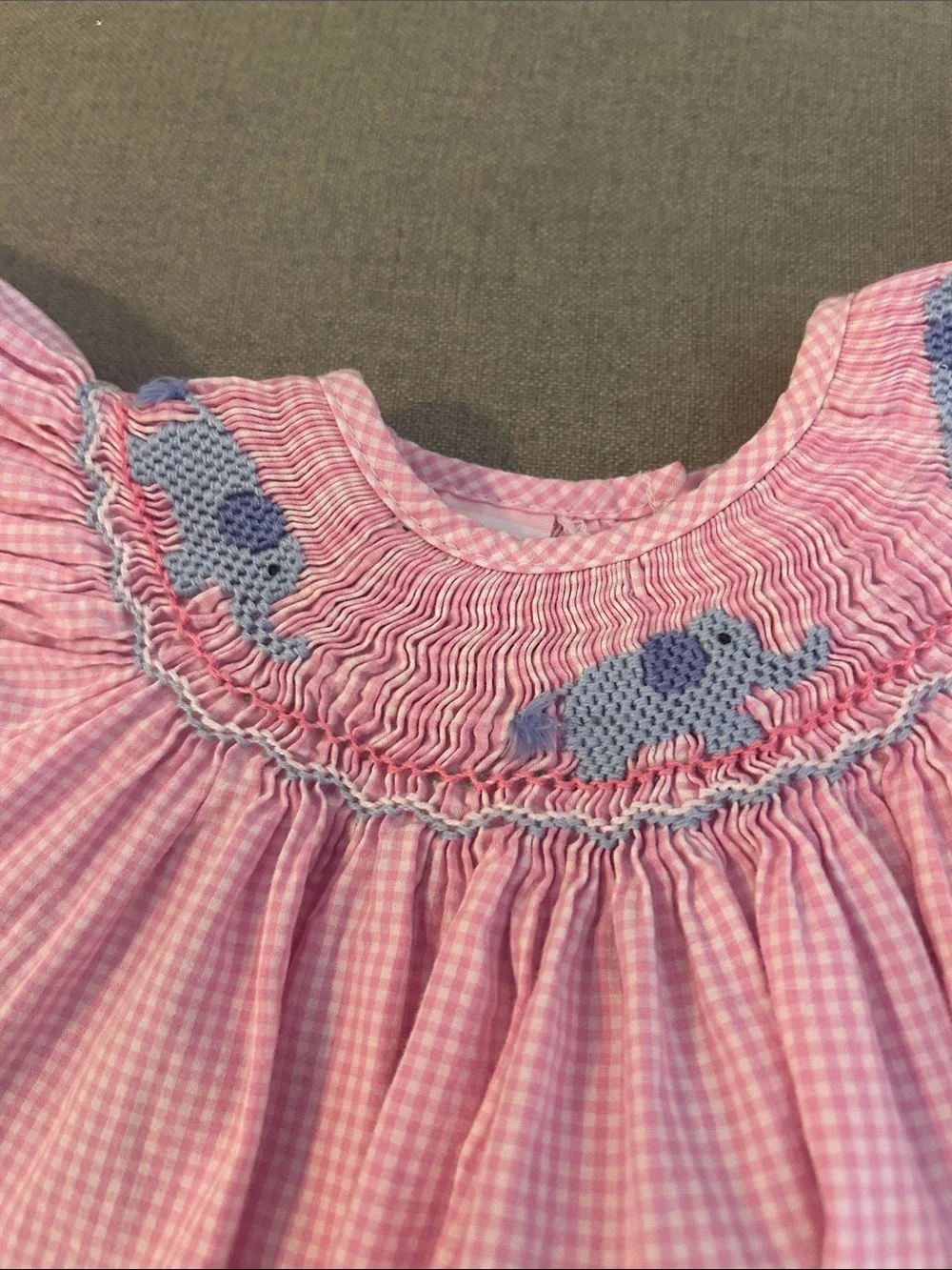 petit bébé Pink Baby Smocked Elephant Romper